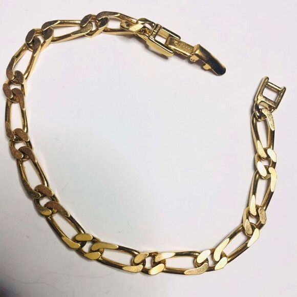 908 Monet vintage  link gold tone link  7.5" bracelet - Picture 1 of 3